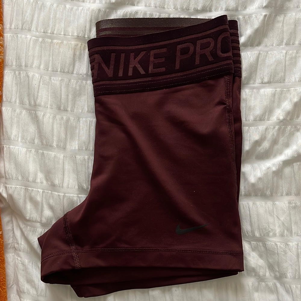 Womens Nike pros